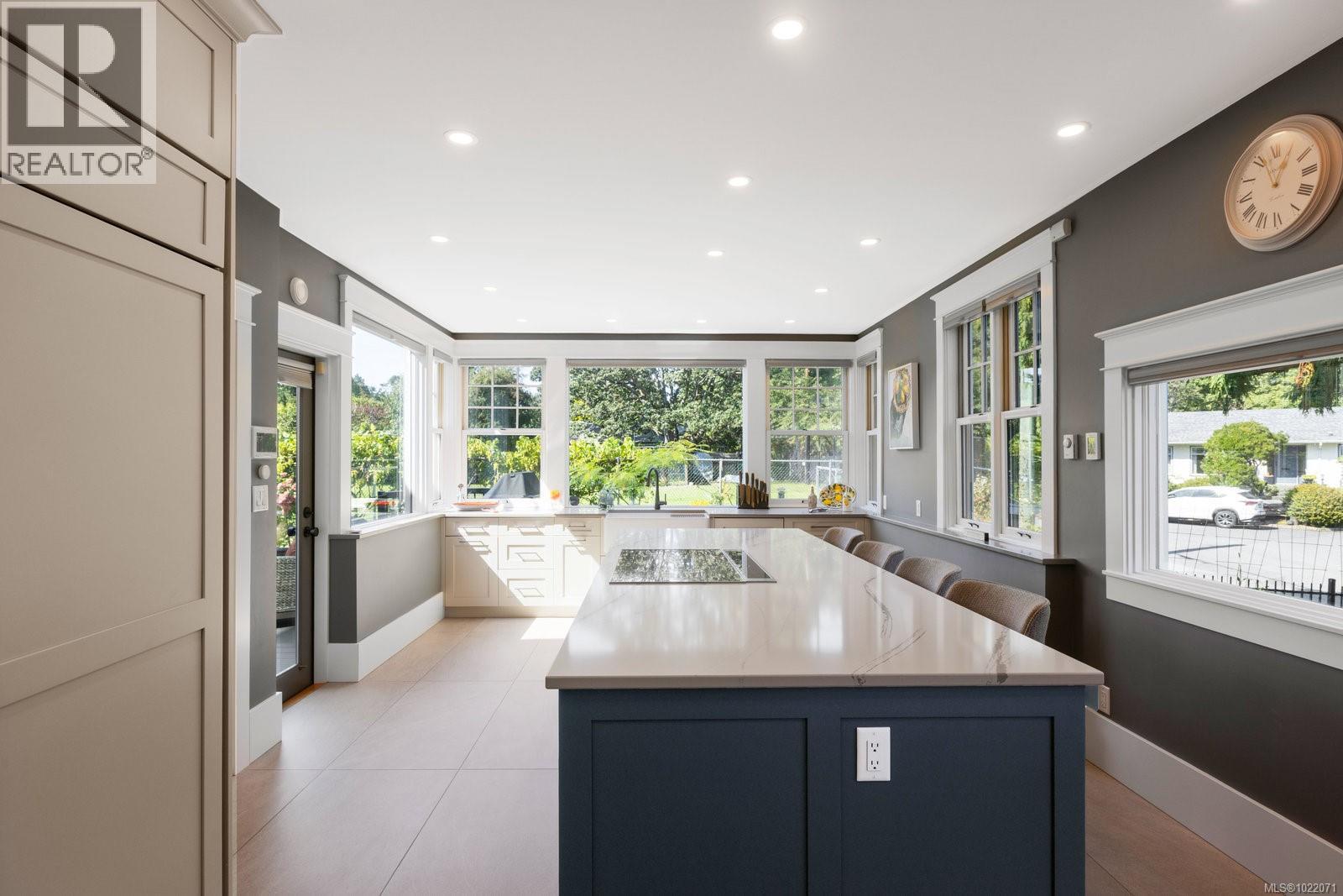  2655 Shady Lane, Oak Bay