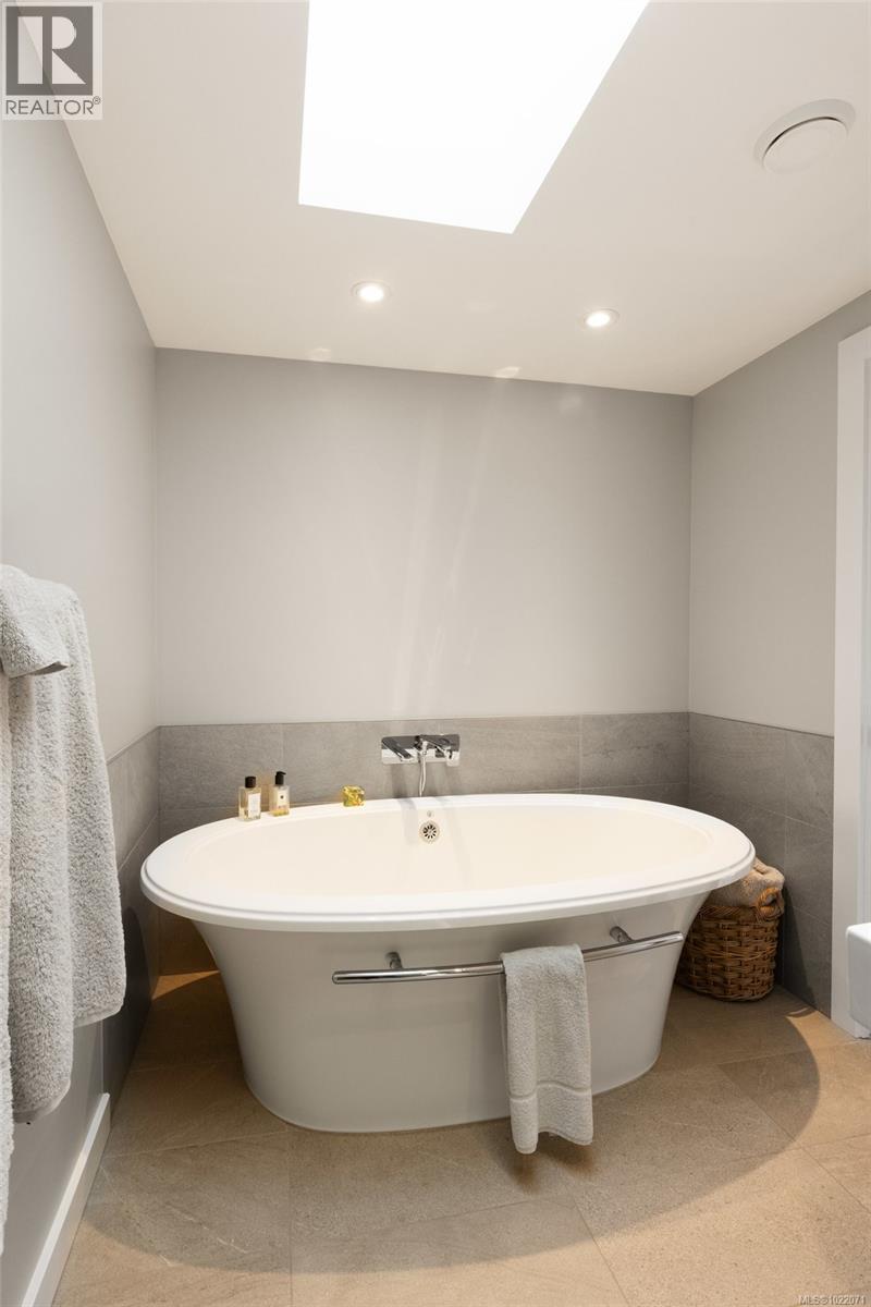  2655 Shady Lane, Oak Bay