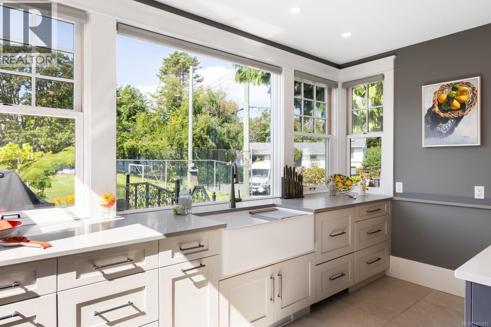  2655 Shady Lane, Oak Bay