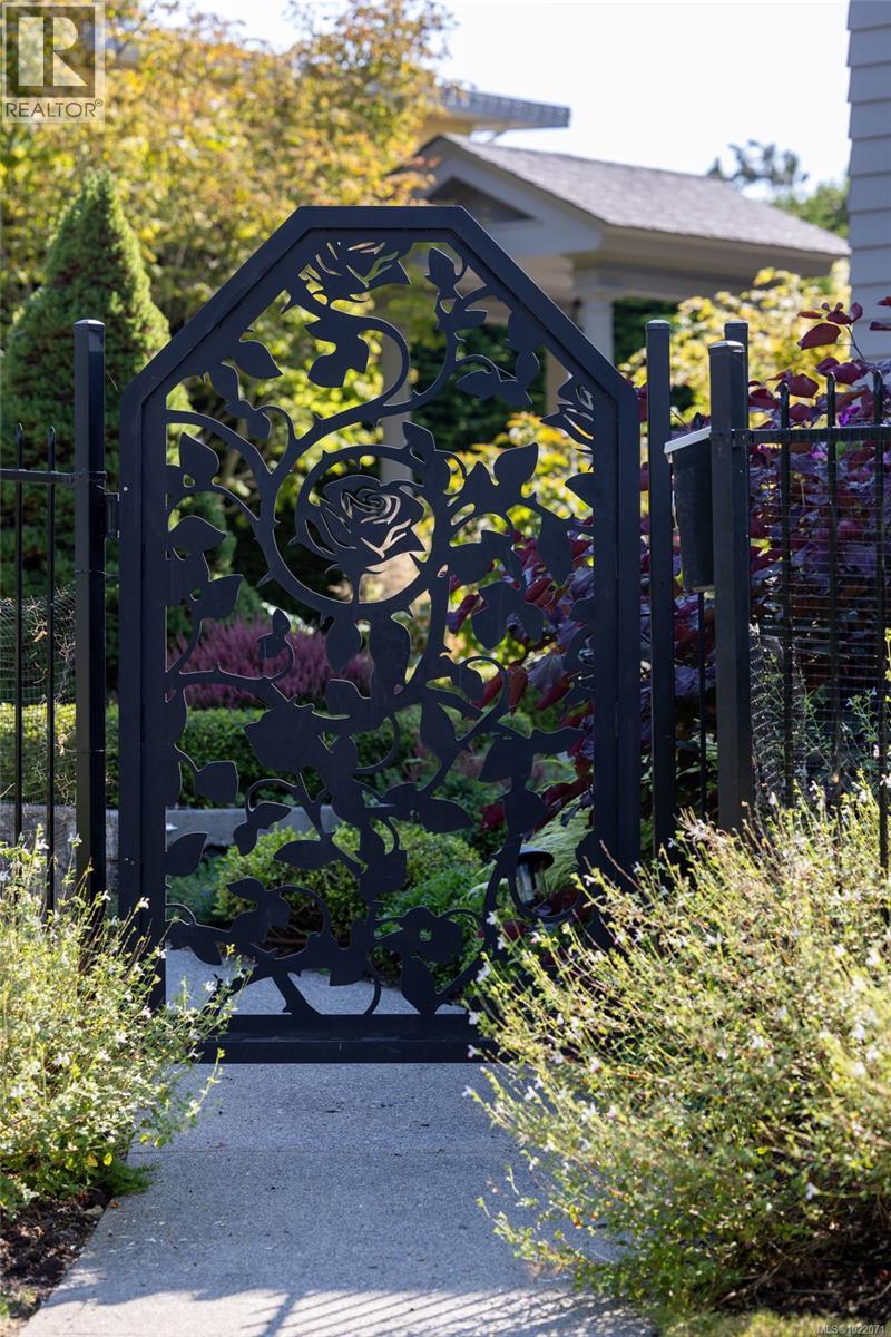  2655 Shady Lane, Oak Bay