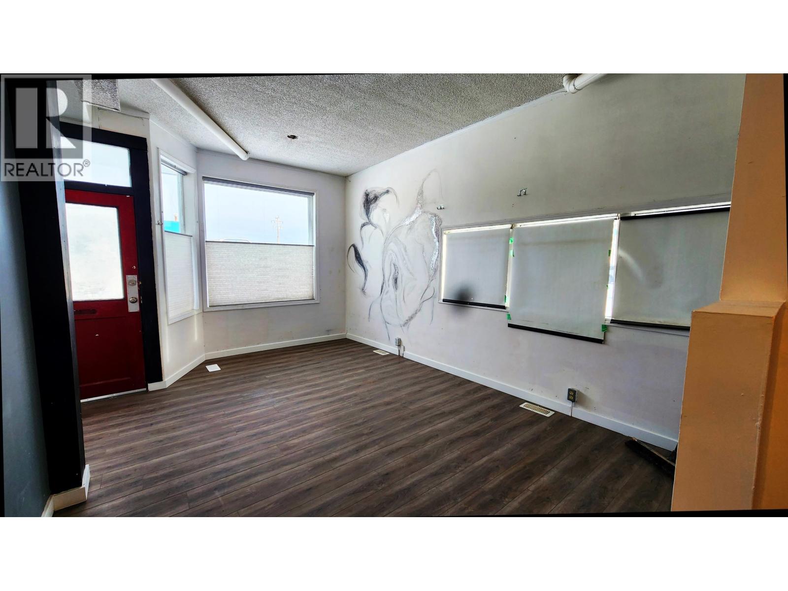 Photo 11 of 16 — 825 2ND AVENUE · Prince George, BC