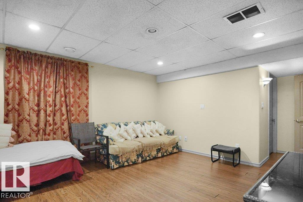 1533 36B AV NW, Edmonton