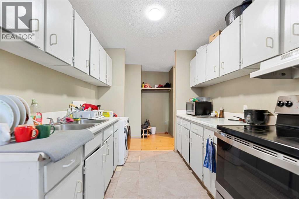 Single Family House for Sale in    Street NW Highland Park Calgary 