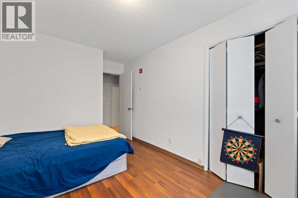 Single Family House for Sale in    Street NW Highland Park Calgary 