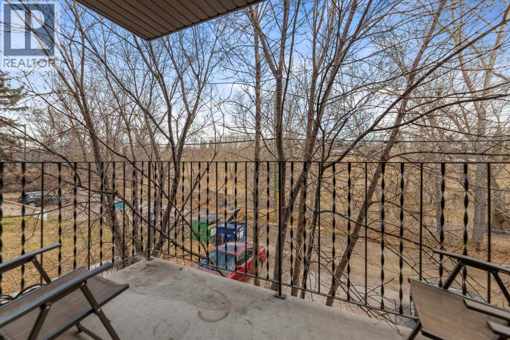 Single Family House for Sale in    Street NW Highland Park Calgary 