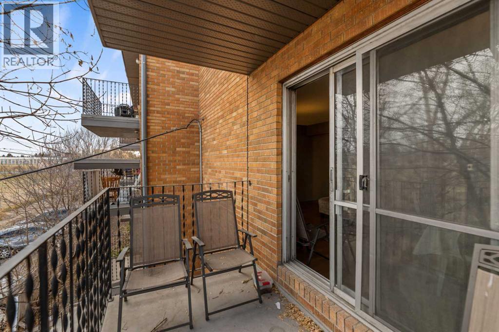 Single Family House for Sale in    Street NW Highland Park Calgary 