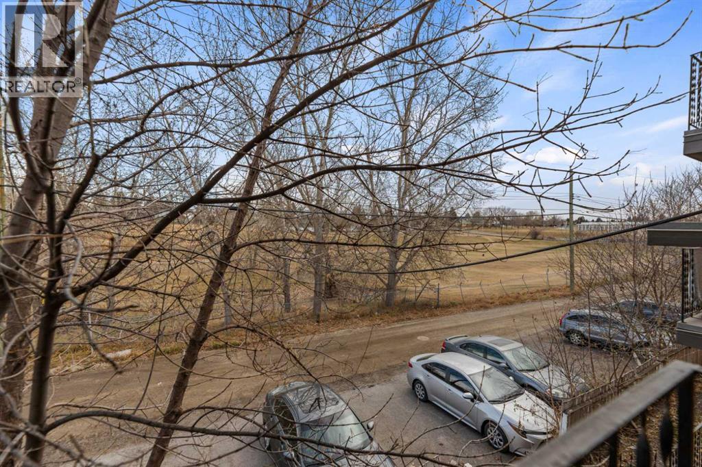 Single Family House for Sale in    Street NW Highland Park Calgary 