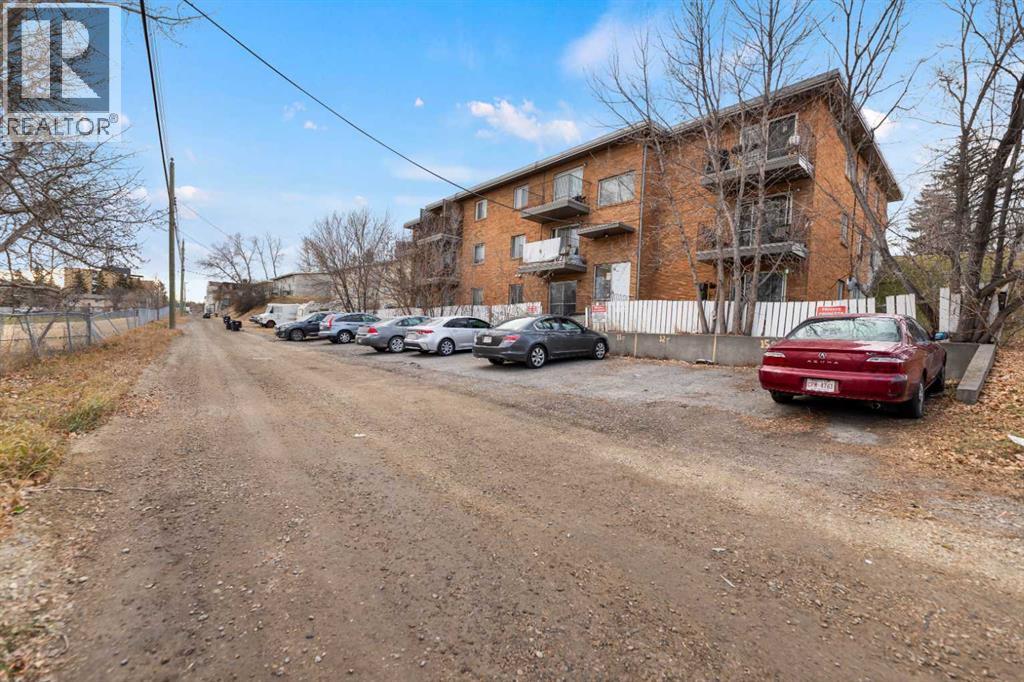 Single Family House for Sale in    Street NW Highland Park Calgary 