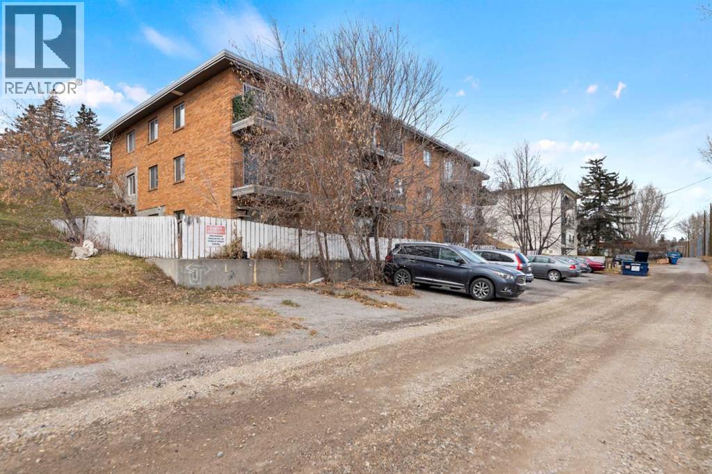 Single Family House for Sale in    Street NW Highland Park Calgary 