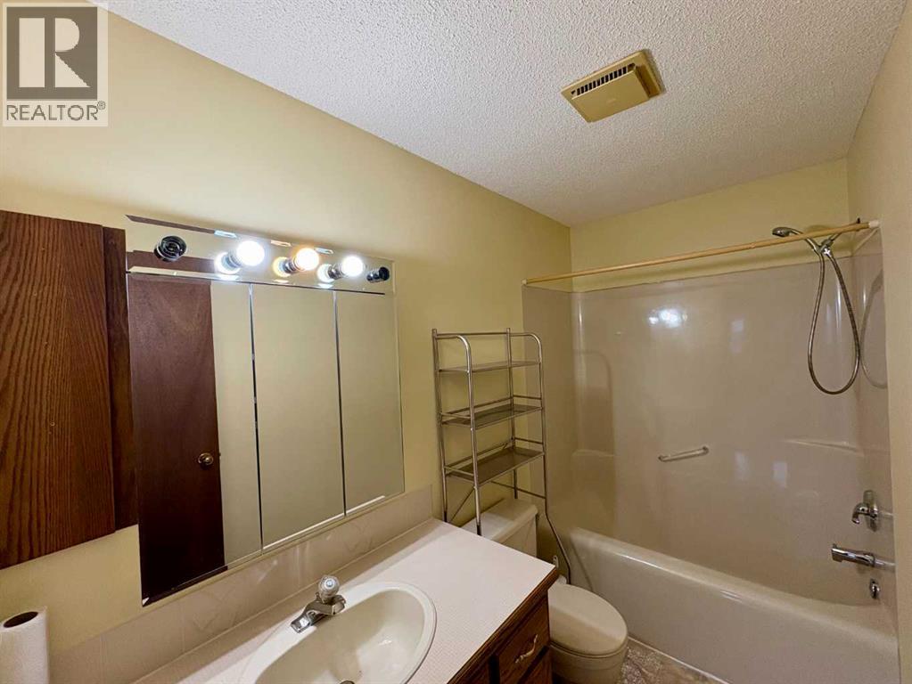 4304 56 Avenue, Innisfail