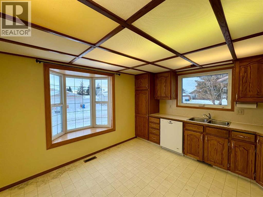 4304 56 Avenue, Innisfail