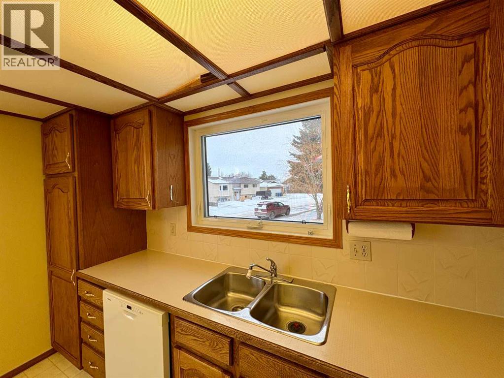 4304 56 Avenue, Innisfail