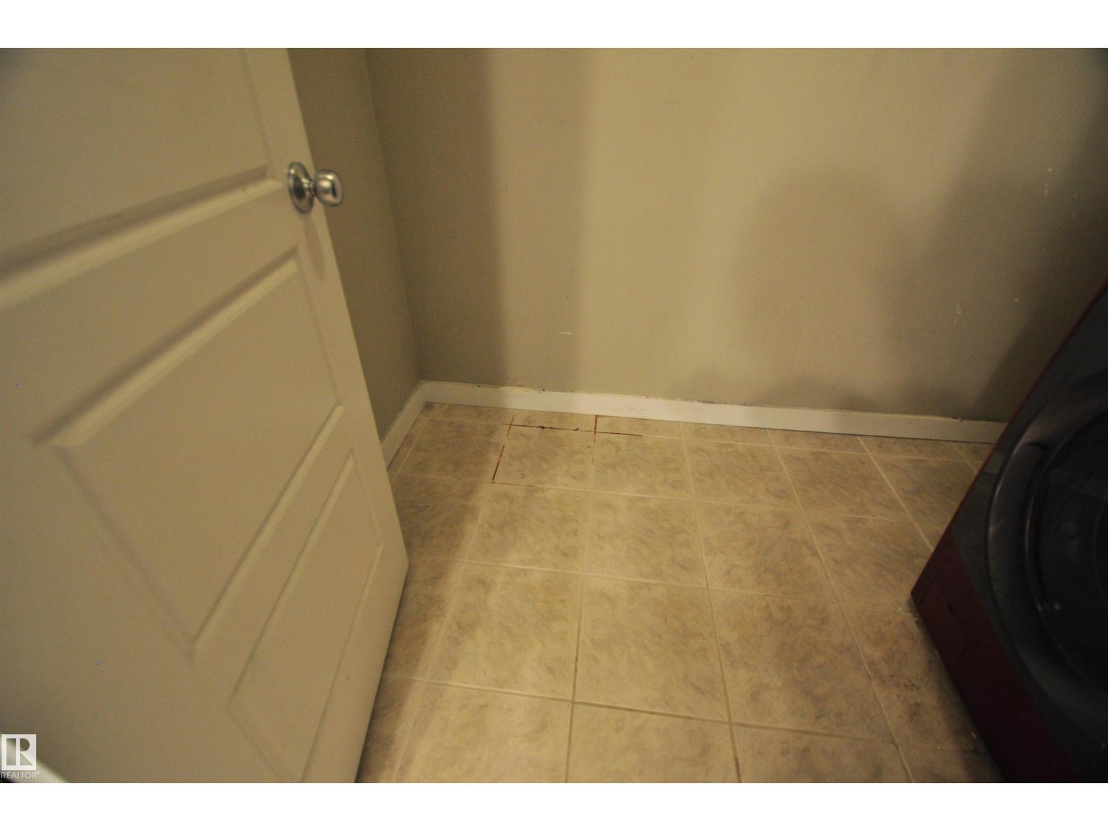 #407 10518 113 ST NW, Edmonton