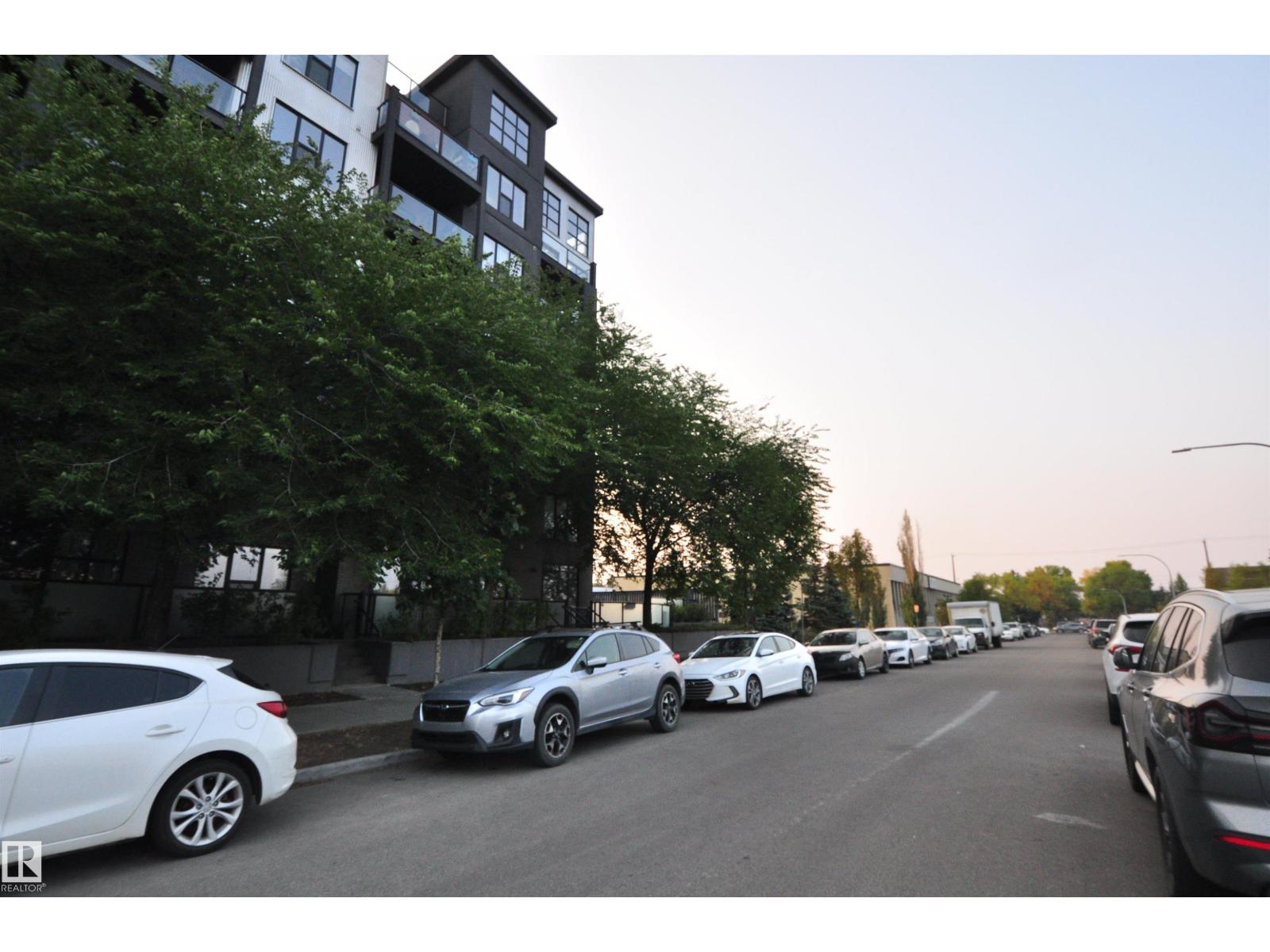 #407 10518 113 ST NW, Edmonton