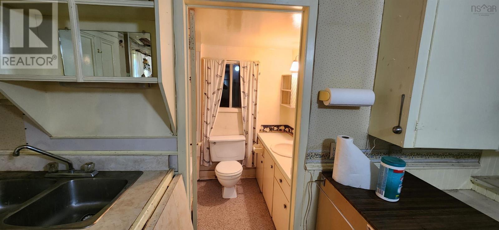 Property 8 of 26 of 887 Cambridge Road