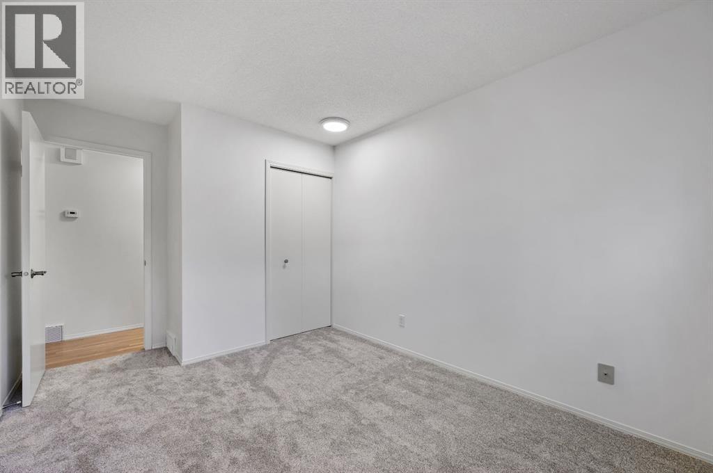 Single Family House for Sale in  Coach Side Terrace SW Coach Hill Calgary 