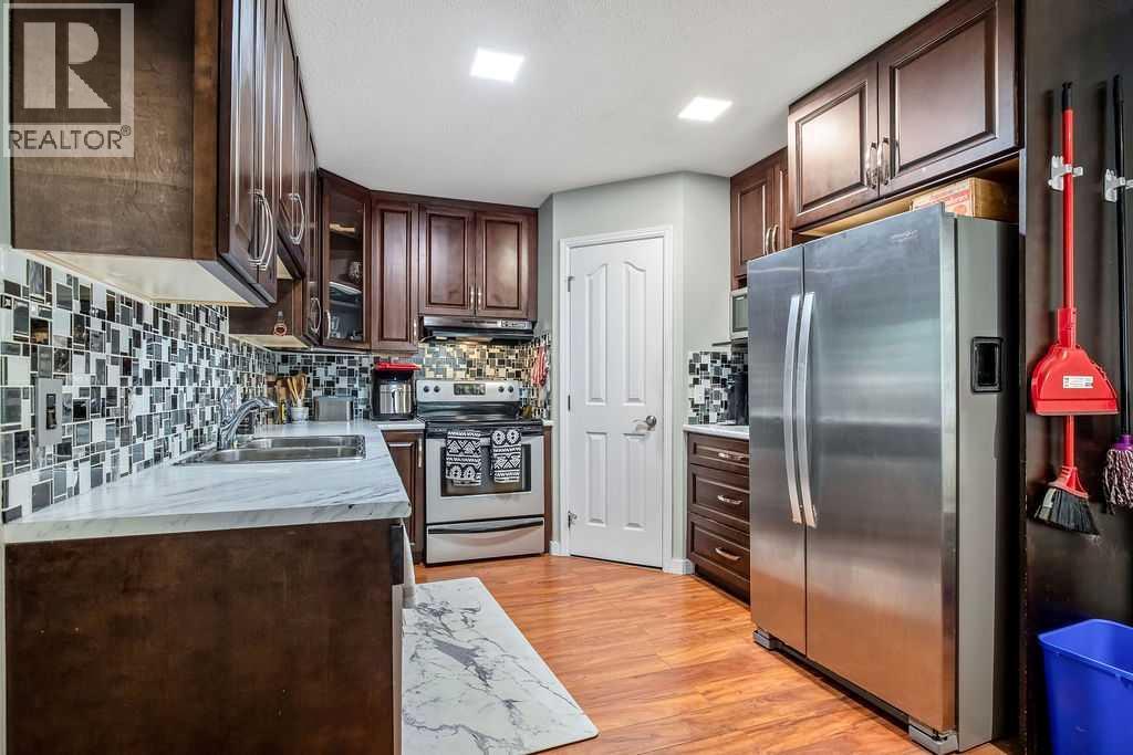 Multi-family House for Sale in /  Street SW Killarney/Glengarry Calgary 