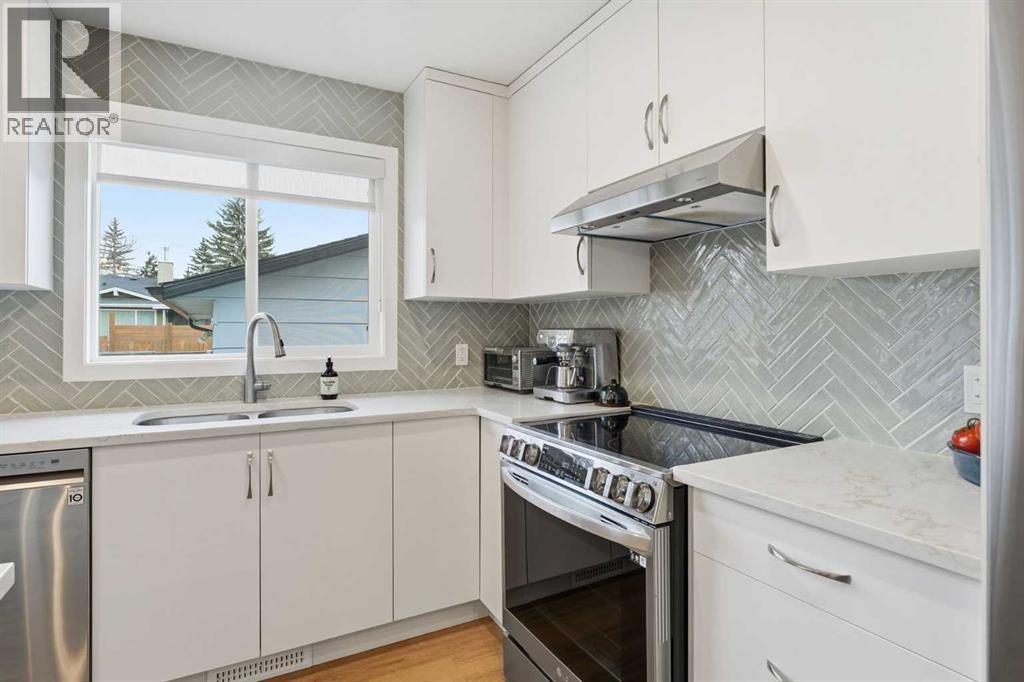 Single Family House Bungalow for Sale in  Sunmount Close SE Sundance Calgary 