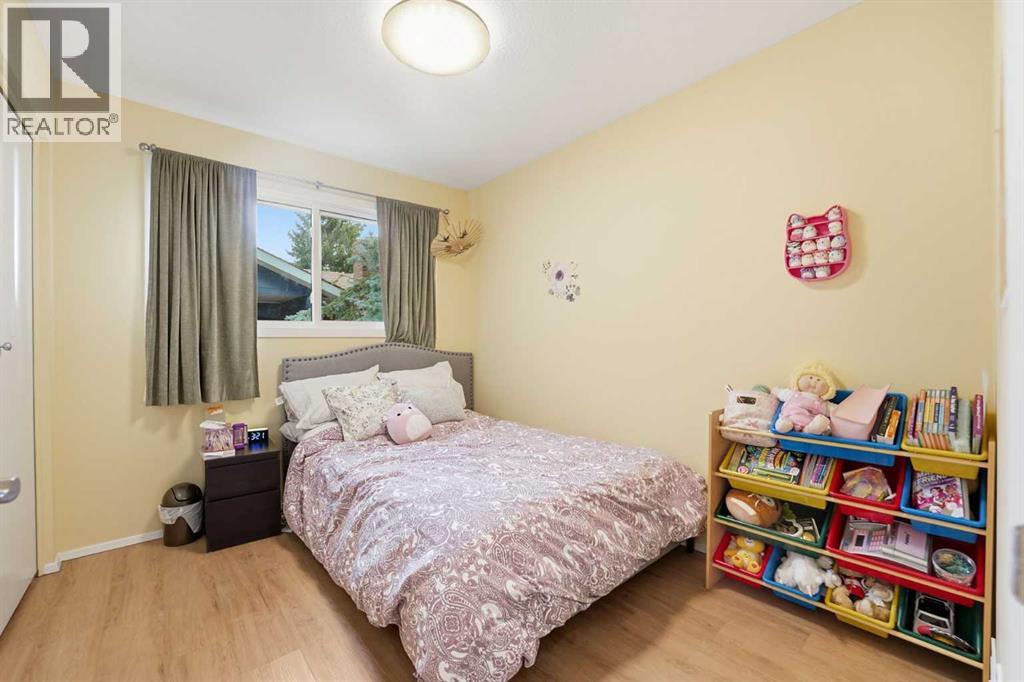 Single Family House Bungalow for Sale in  Sunmount Close SE Sundance Calgary 