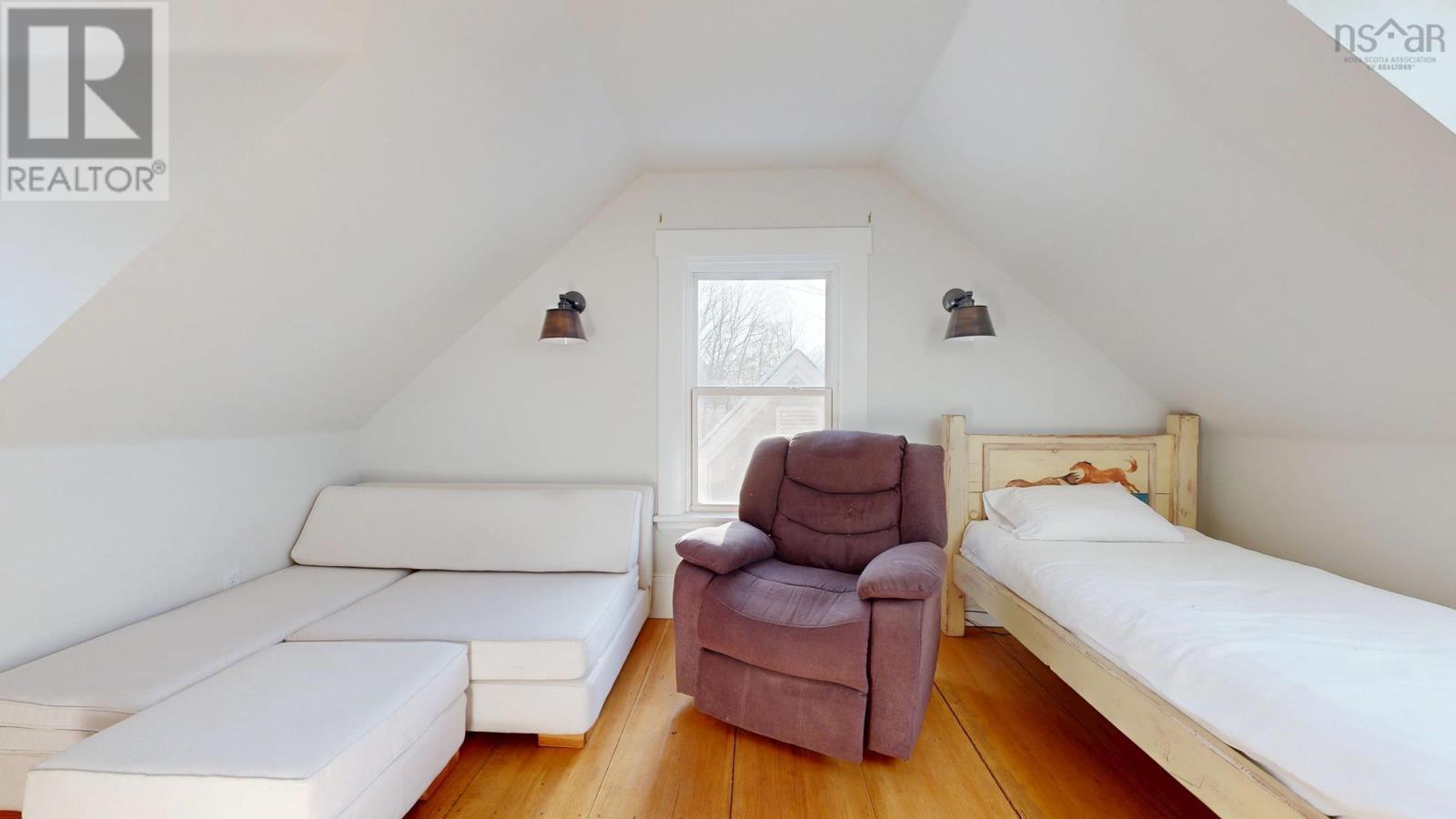 Property 35 of 48 of 13 John Street