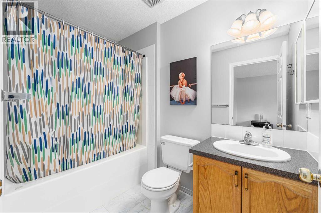 Single Family House for Sale in  Royal Elm Mews Royal Oak Calgary 