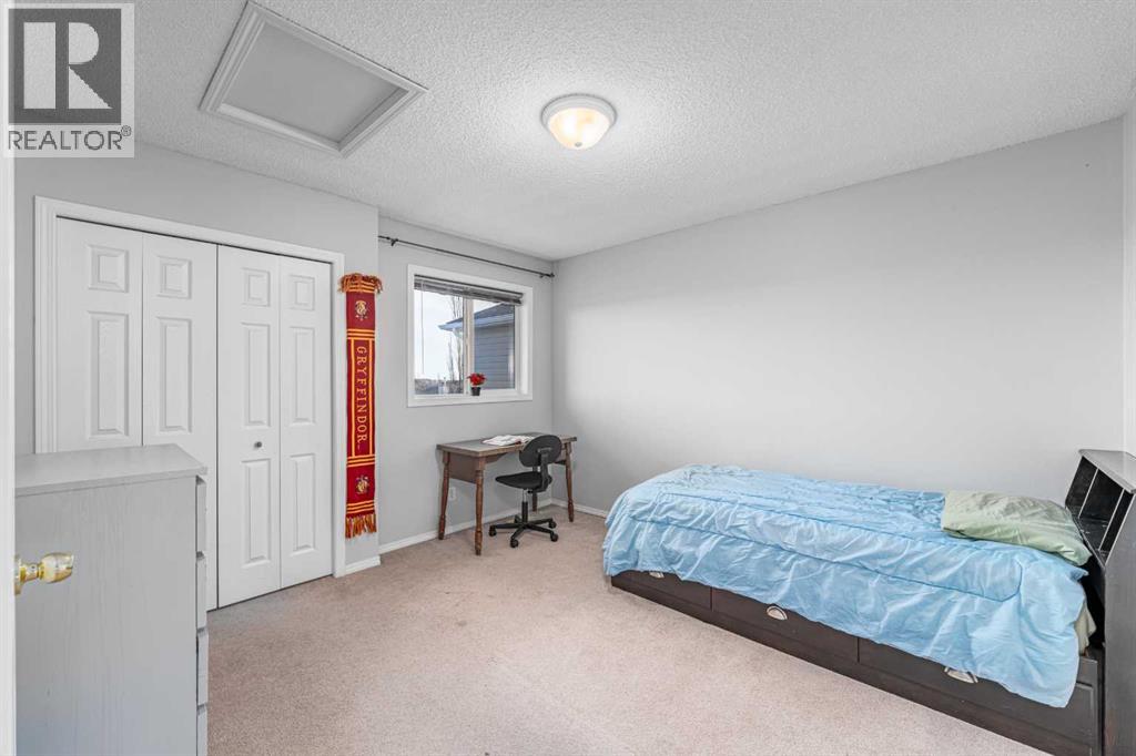 Single Family House for Sale in  Royal Elm Mews Royal Oak Calgary 