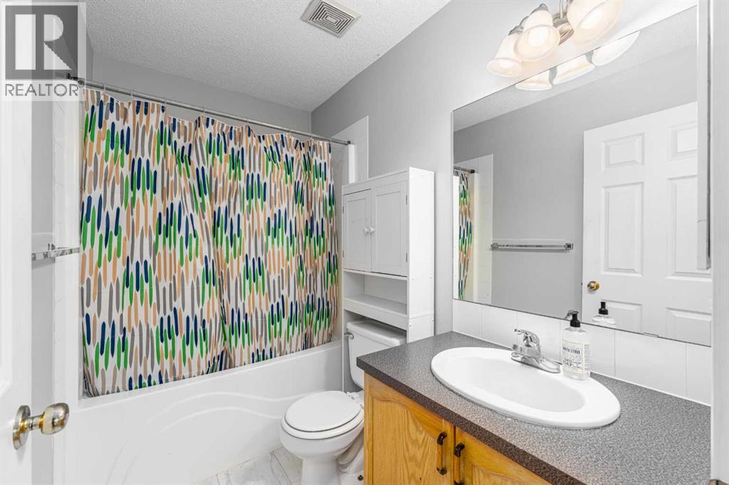 Single Family House for Sale in  Royal Elm Mews Royal Oak Calgary 