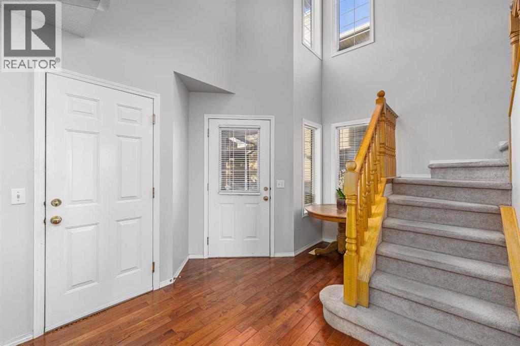 Single Family House for Sale in  Royal Elm Mews Royal Oak Calgary 