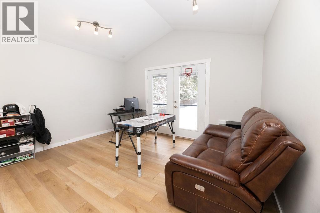 6251 JASPER ROAD, Sechelt