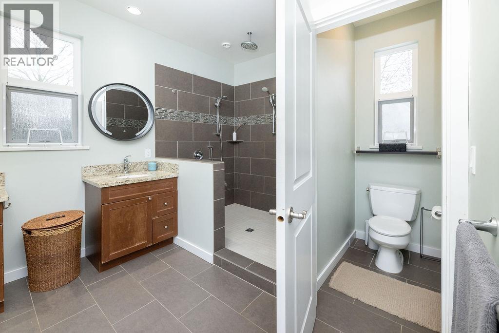 6251 JASPER ROAD, Sechelt