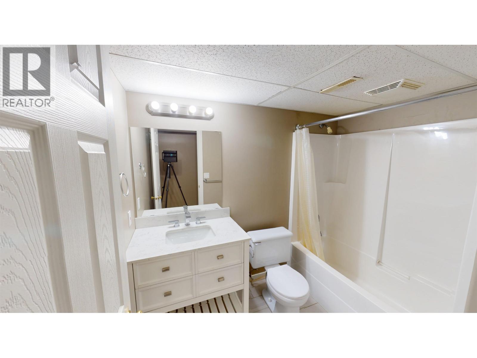 A 10007 111 AVENUE, Fort St. John