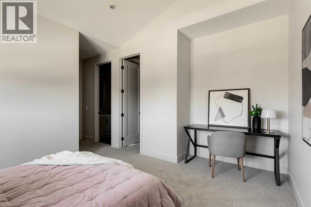 Single Family House for Sale in  Rockcliff Hill NW Rocky Ridge Calgary 