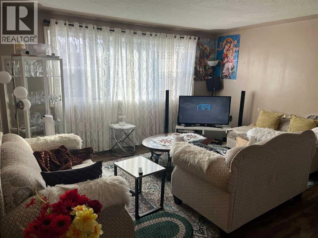 Single Family House for Sale in   A Street SW Bankview Calgary 