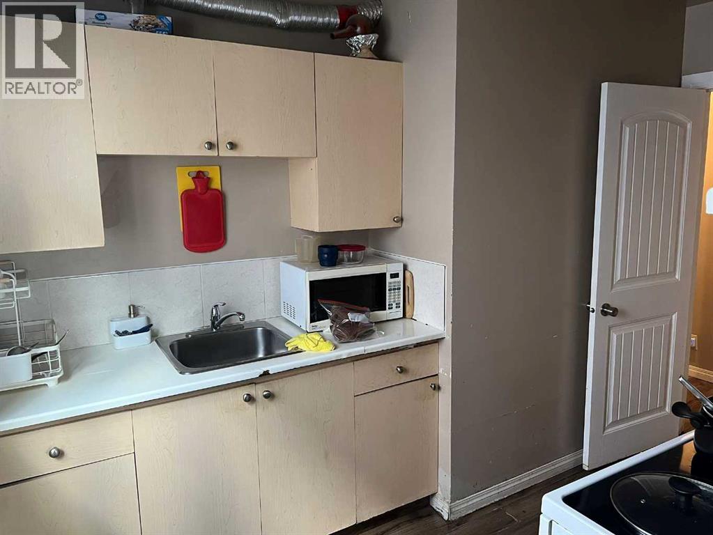 Single Family House for Sale in   A Street SW Bankview Calgary 