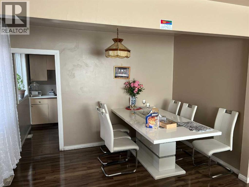 Single Family House for Sale in   A Street SW Bankview Calgary 