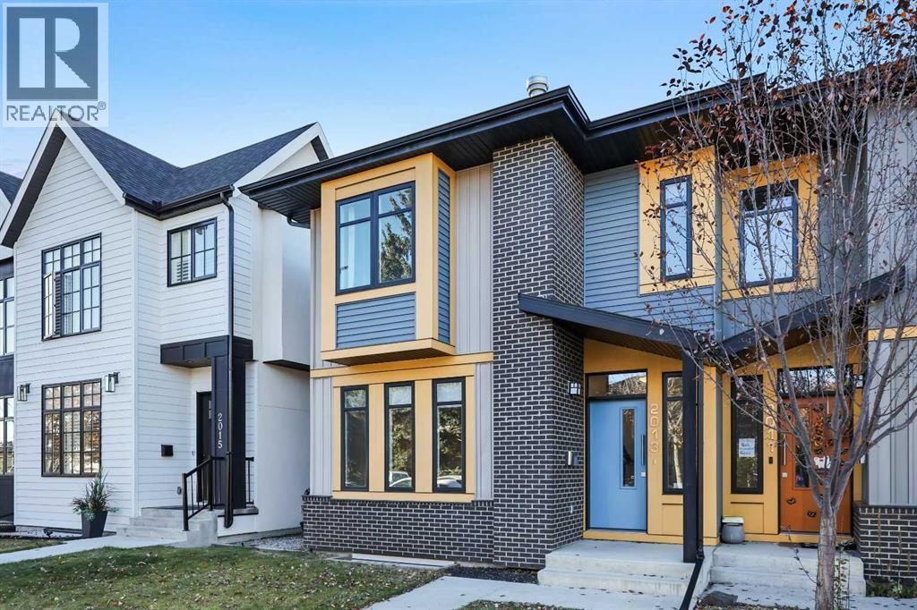 Single Family House for Sale in  a Street SW Richmond Calgary 