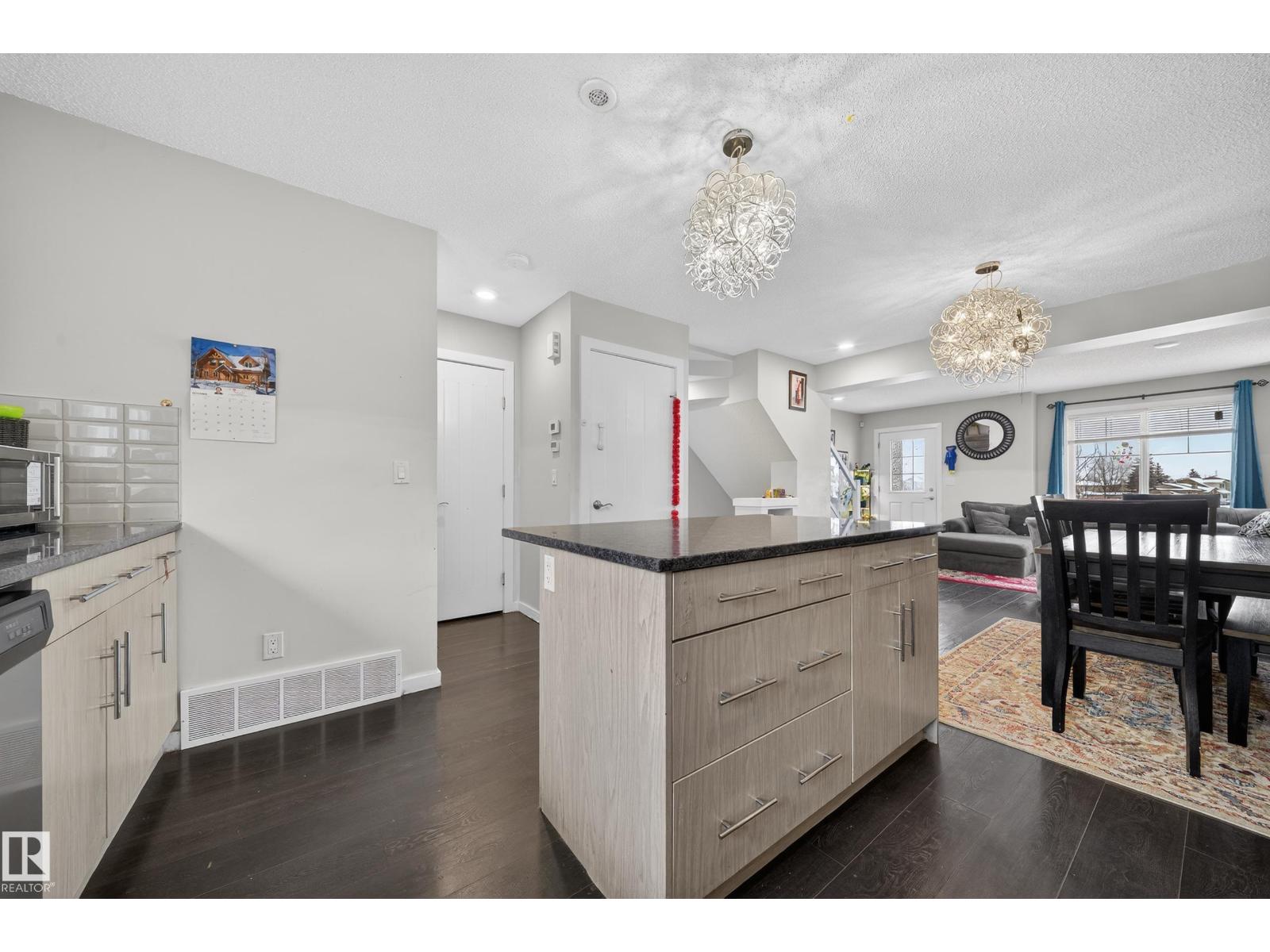 #11 3025 151 AV NW, Edmonton