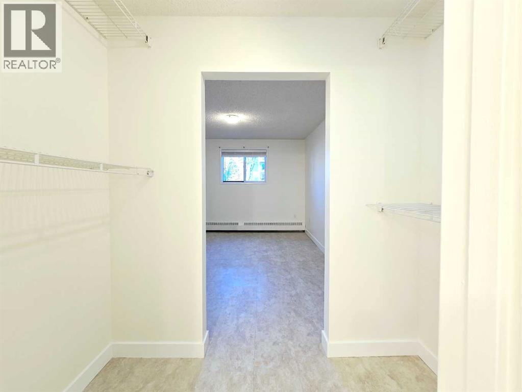 Single Family House for Sale in   Dover Point SE Dover Calgary 