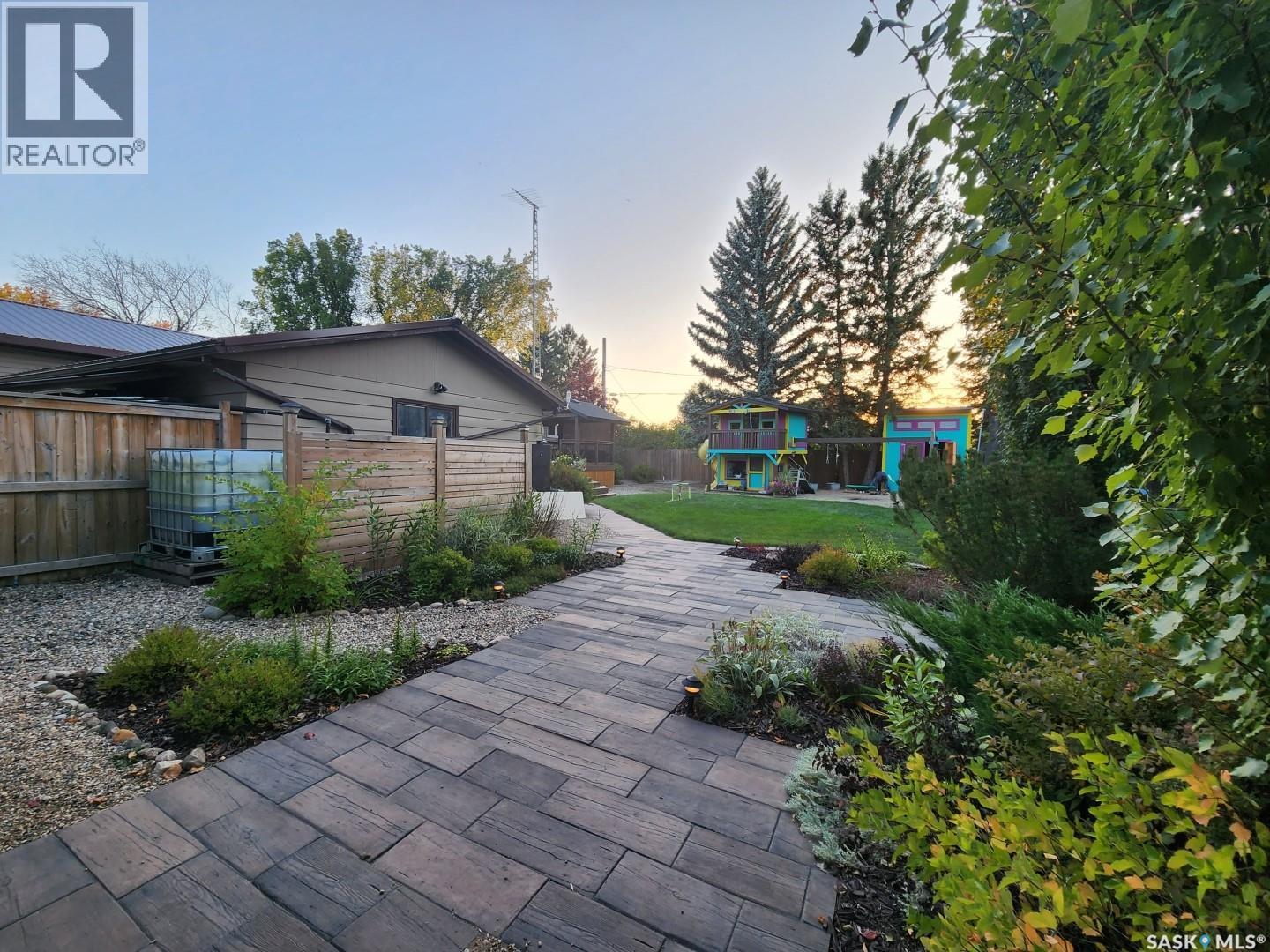 706 Grey AVENUE — photo 33