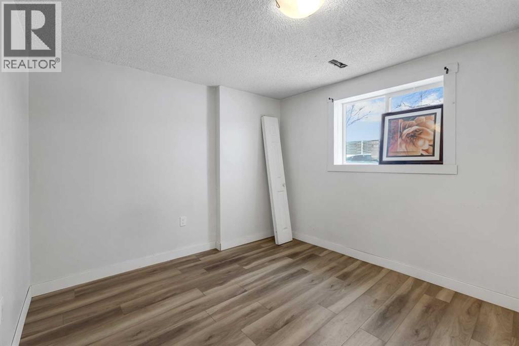 Single Family House Bi-level for Sale in  Whitworth Way NE Whitehorn Calgary 