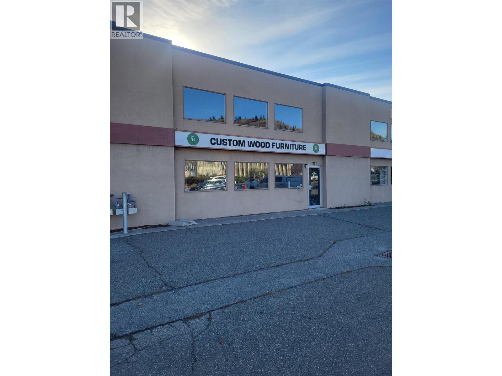  917 LAVAL Crescent, Kamloops