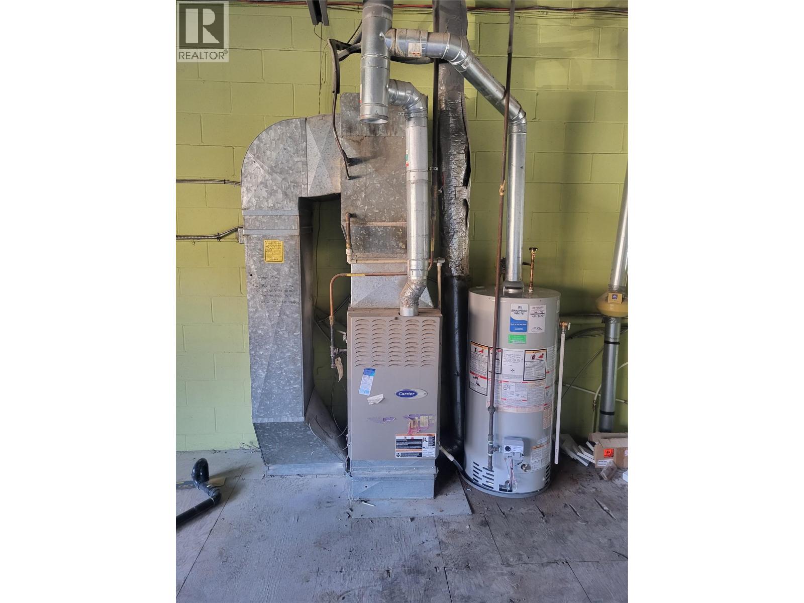  917 LAVAL Crescent, Kamloops