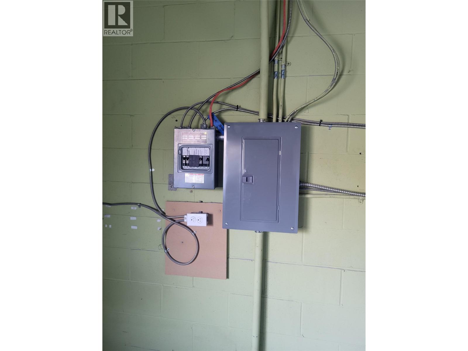  917 LAVAL Crescent, Kamloops