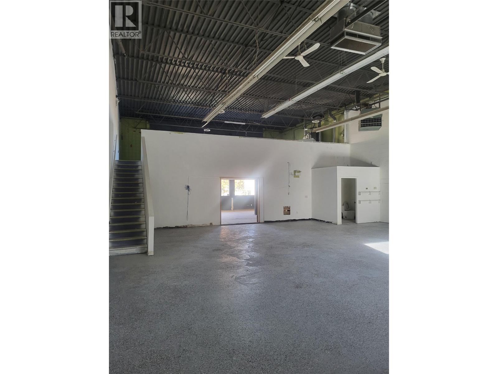  917 LAVAL Crescent, Kamloops