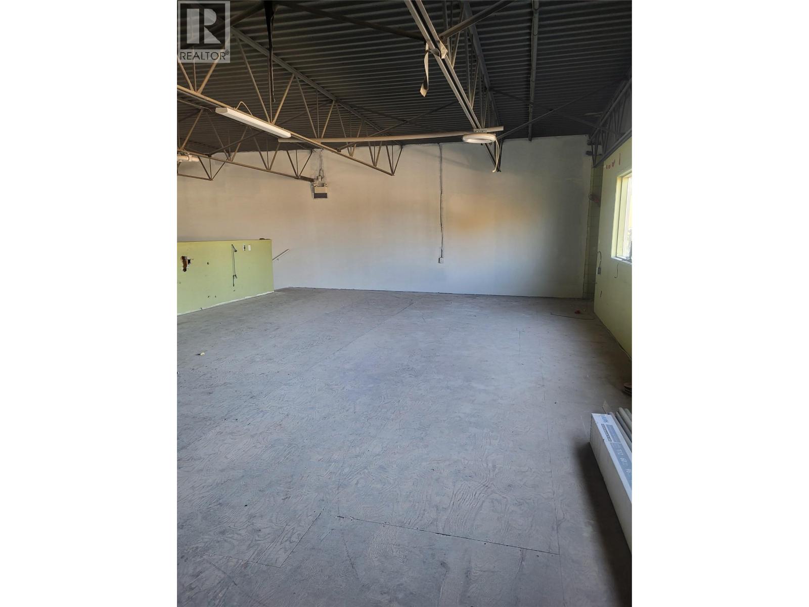  917 LAVAL Crescent, Kamloops