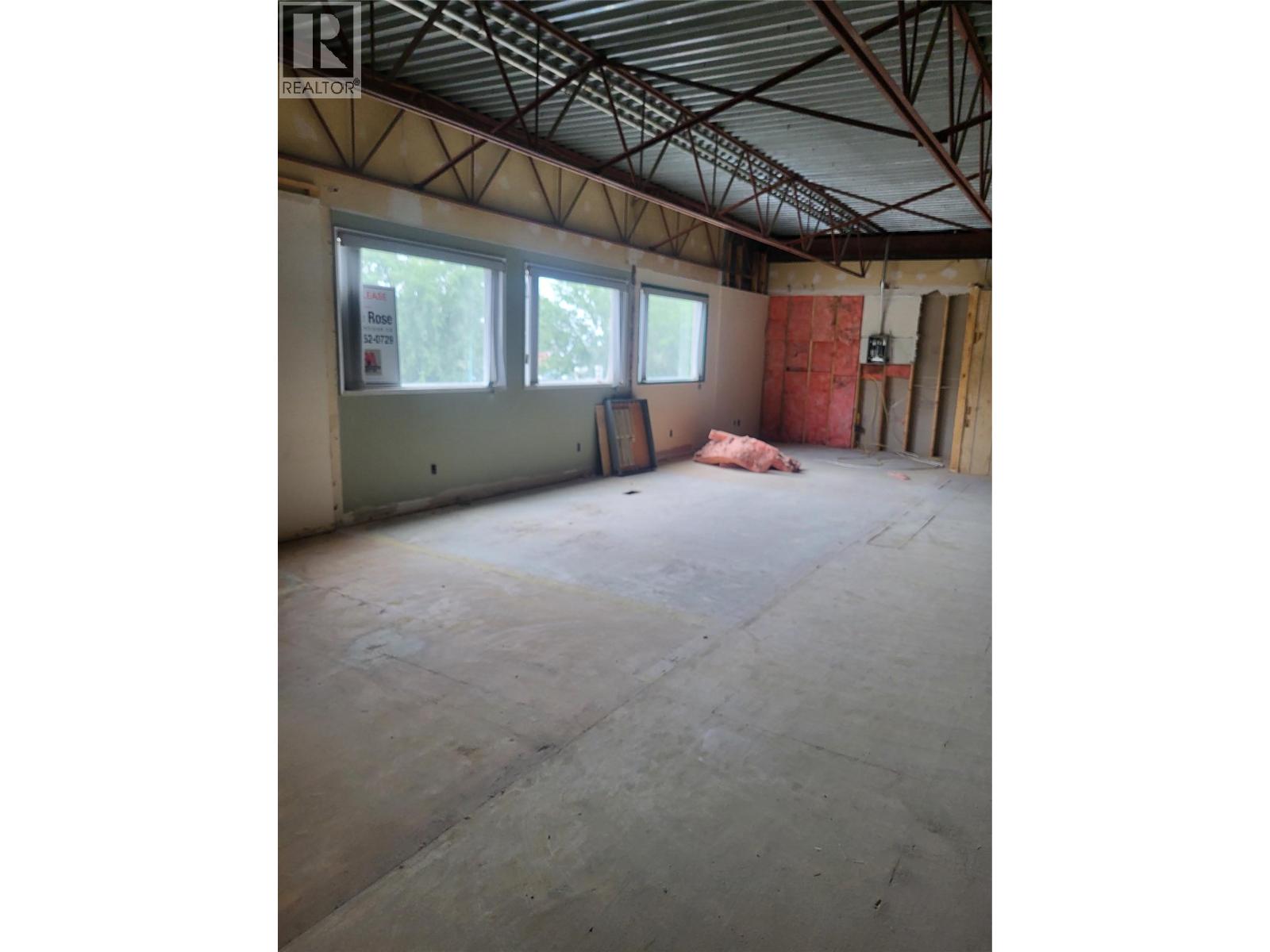  913 - 915 LAVAL Crescent, Kamloops