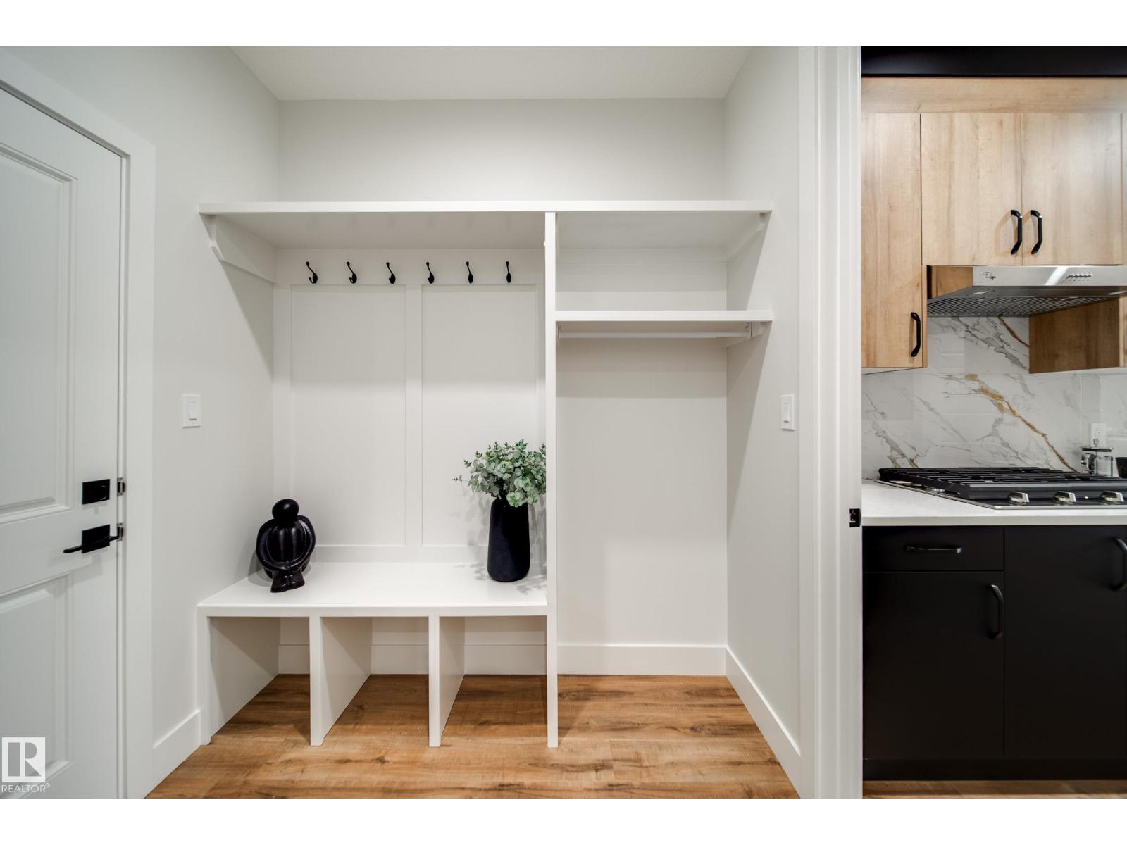 8812 183 AV NW, Edmonton