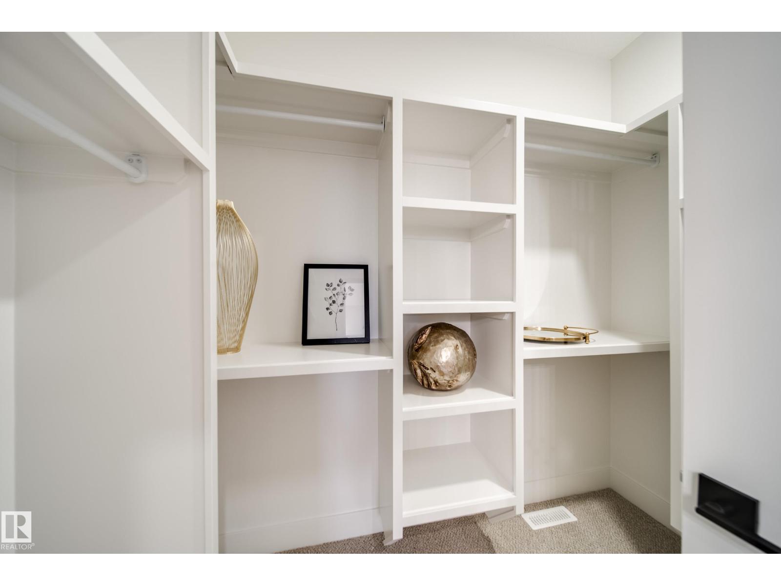 8812 183 AV NW, Edmonton