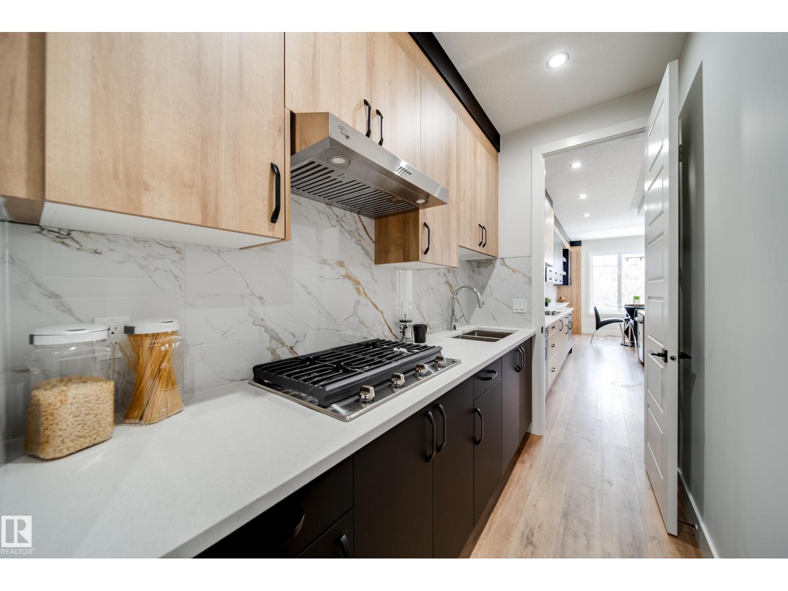 8812 183 AV NW, Edmonton