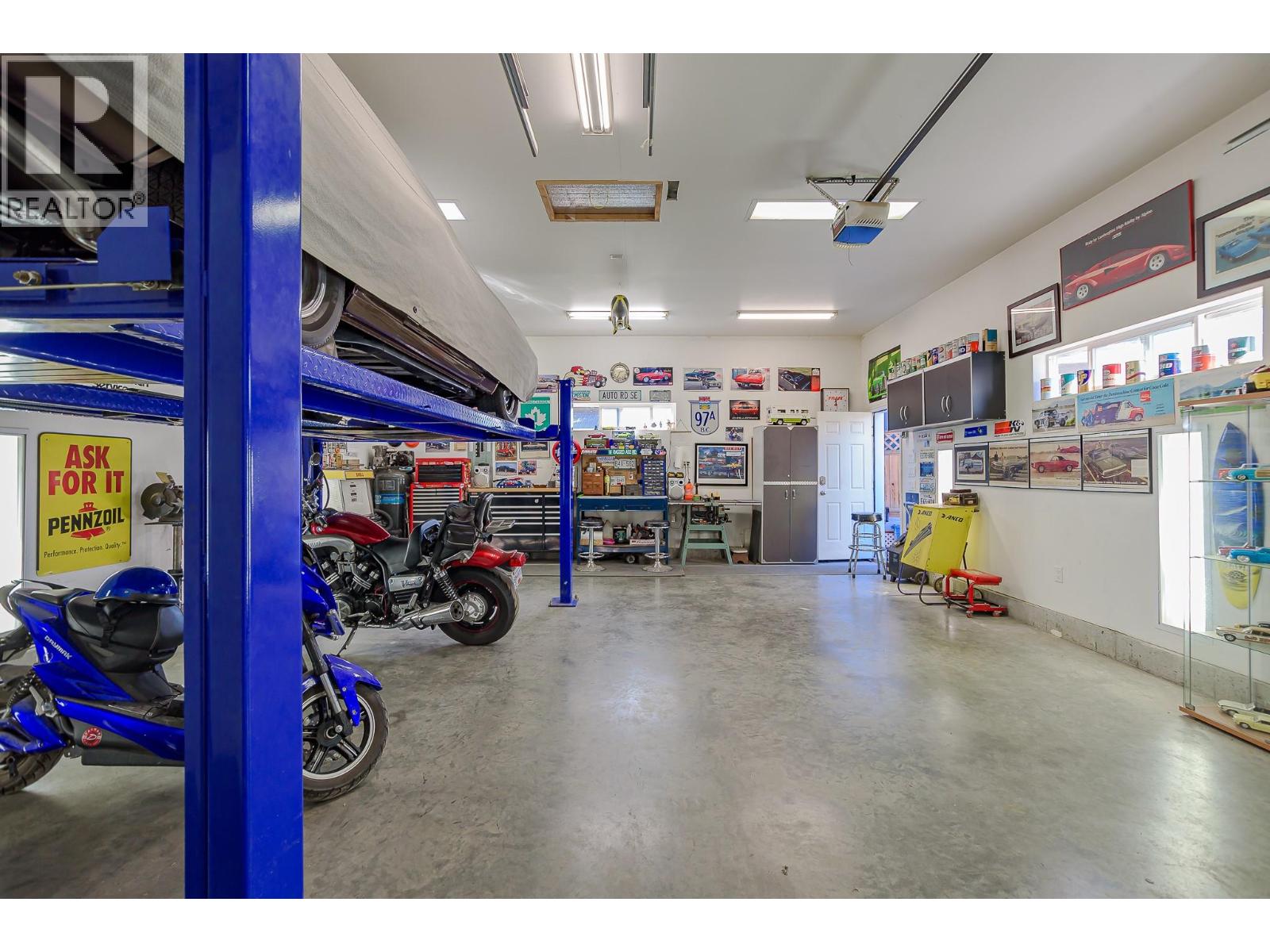 602 Maple Street, Sicamous